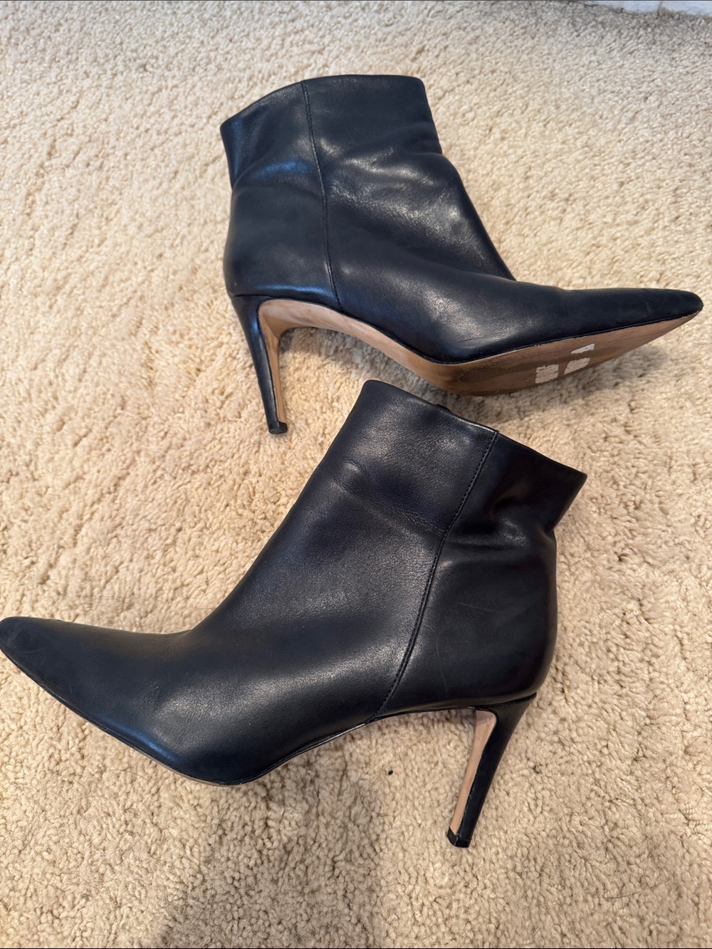 Sam Edelman Black Pointed Leather Ankle Bootie